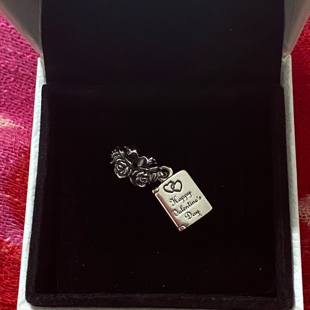 Pandora Retired Valentines Day Charm .